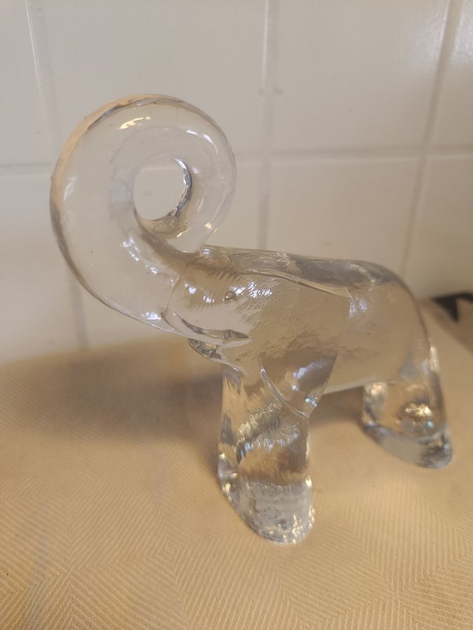 Boda Elefant i glas glasfigurBertil Vallien