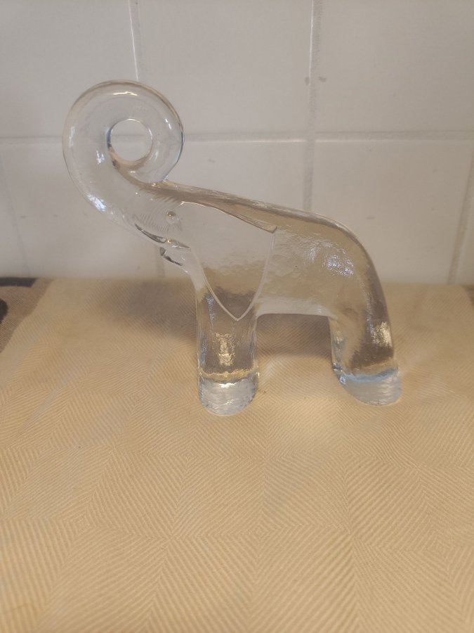 Boda Elefant i glas glasfigurBertil Vallien