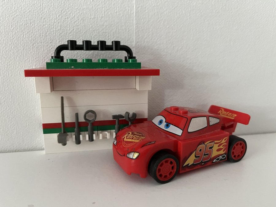 *** LEGO, bil, tankstation ***