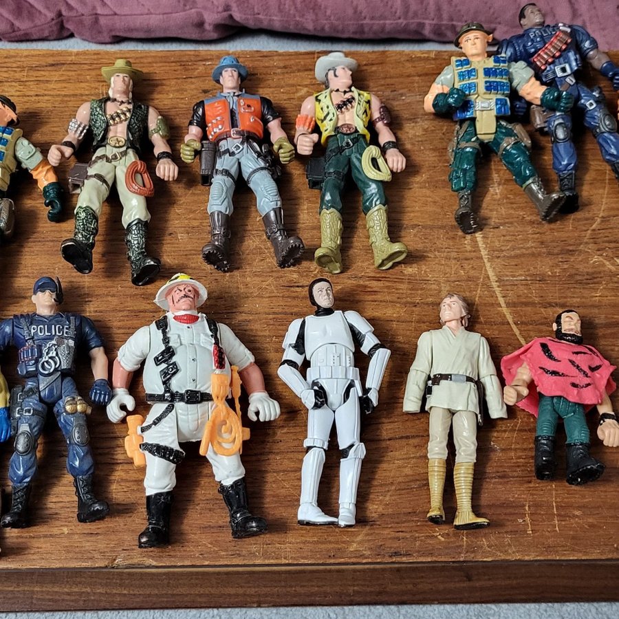 17 st blandat figurer