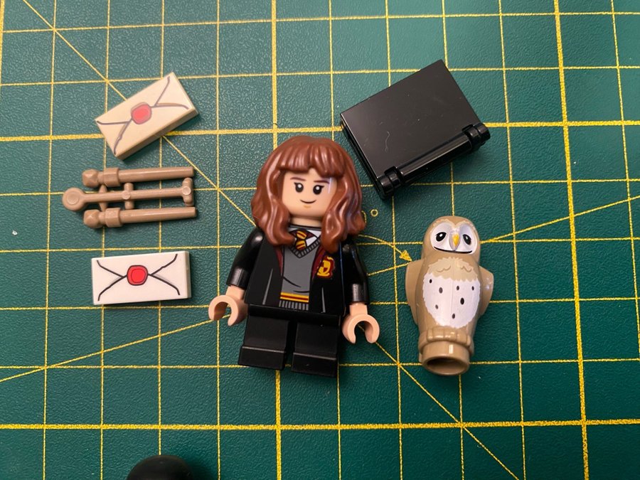 LEGO Harry Potter - Hermione Granger Minifigur med Tillbehör