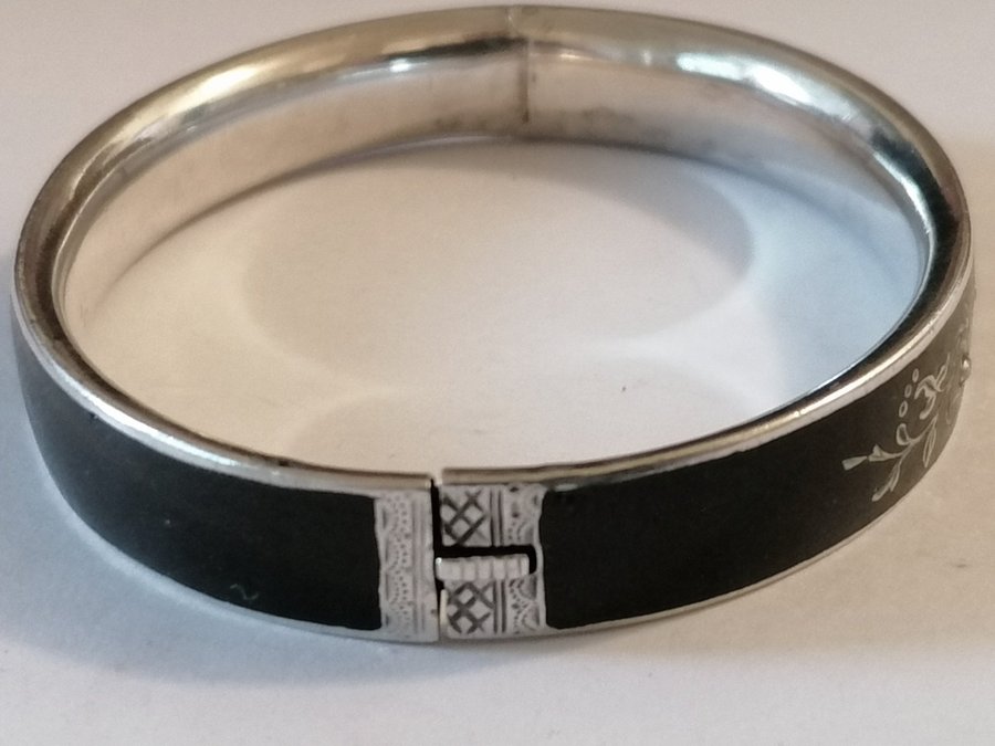 Antik armband i silver med pärlor och niello, Georg Adam Scheid (GAS).