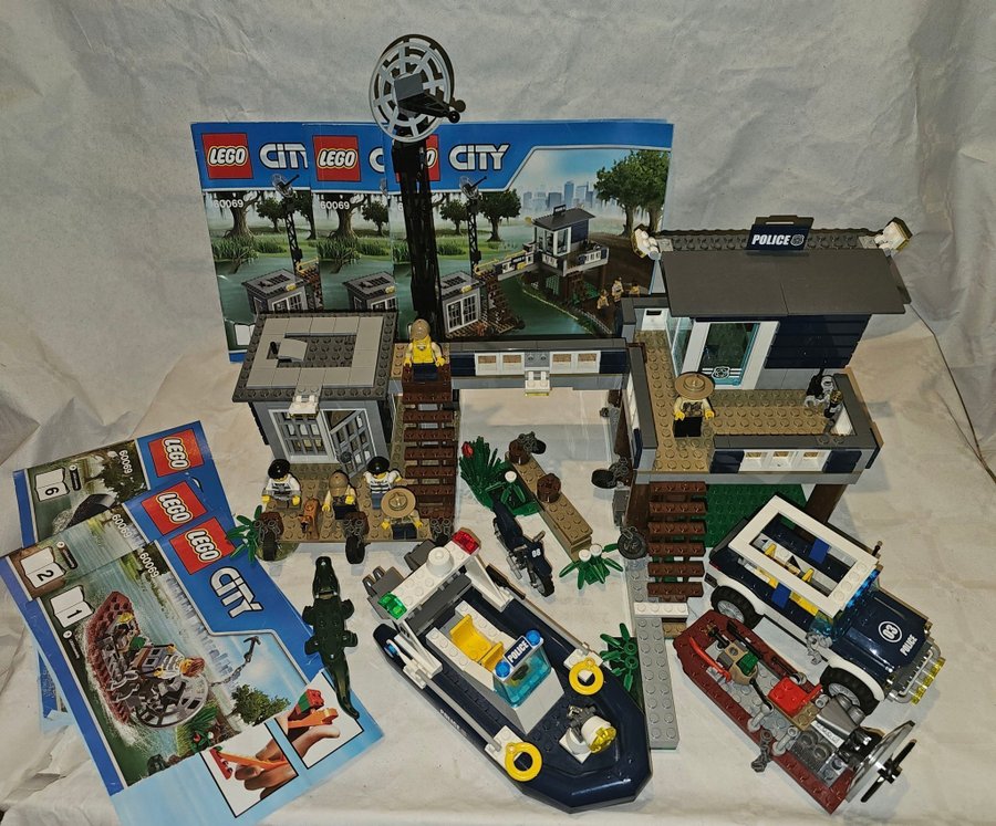 Lego city 60069 polis station i träsket