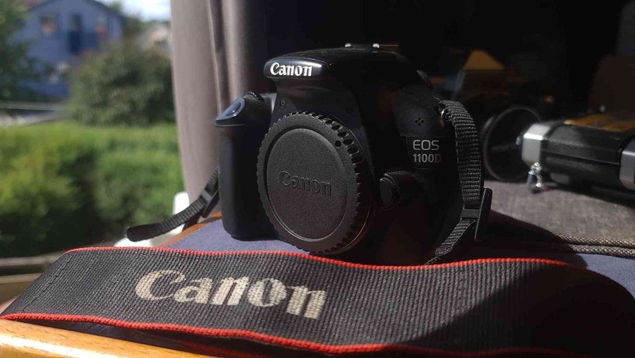 Canon EOS 1100D kamerahus + 2st batterier - 1/2