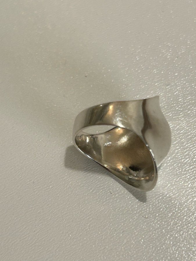 Vacker Silver Ring stämplad 925.