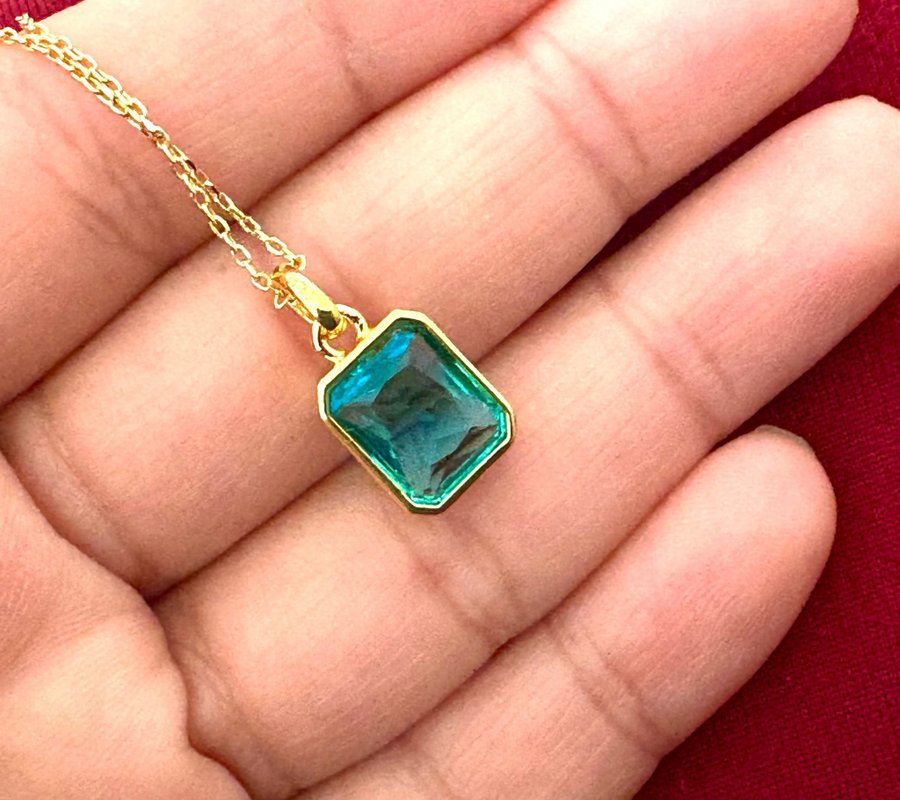 Gold pendant blue topaz 18k gold - Stone Queen