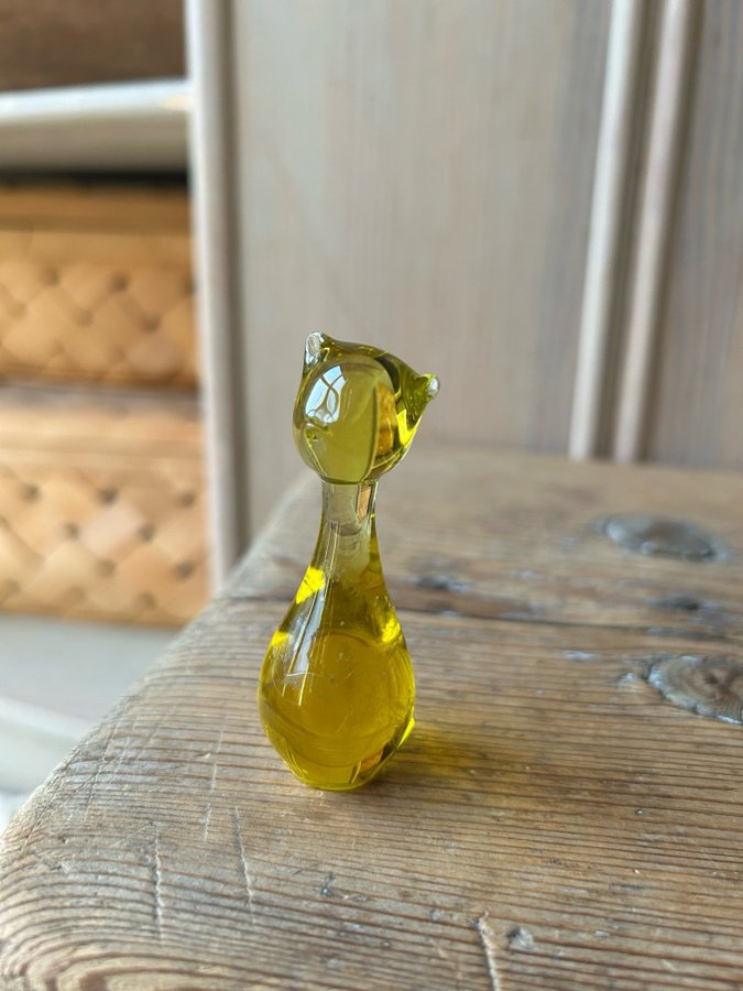 Glasfigur Katt gul glasdjur Katt Konstglas äldre