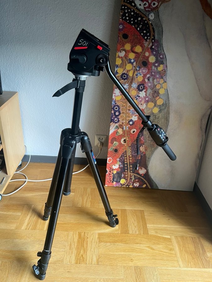 Manfrotto 055AB Stativ med 501 Fluid Head