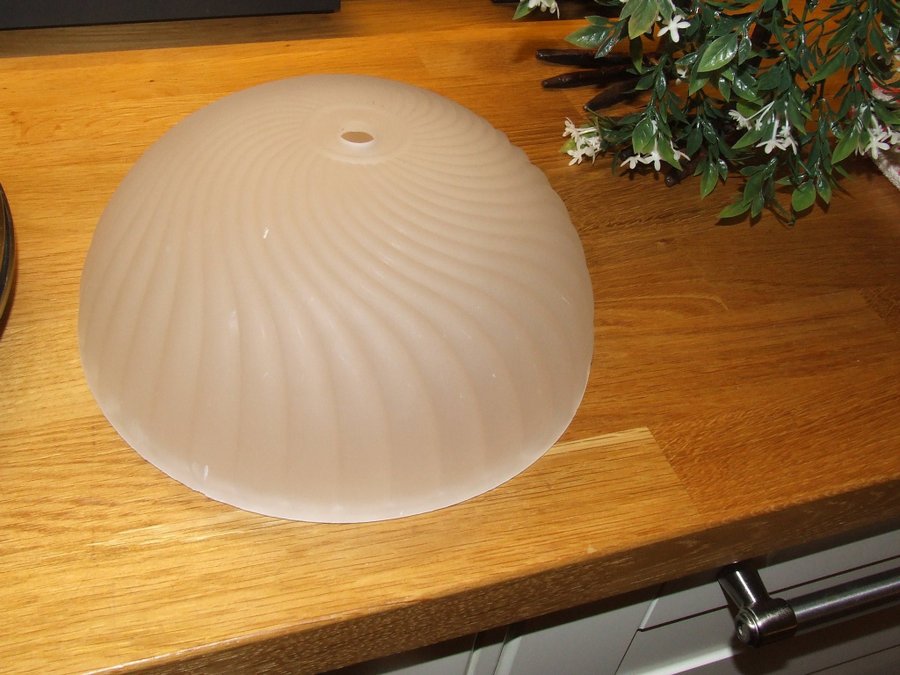 TAKPLAFOND 31 cm i diameter med frostat glas