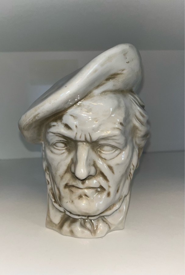 Porslinsfigur av Richard Wagner i porslin 18cm