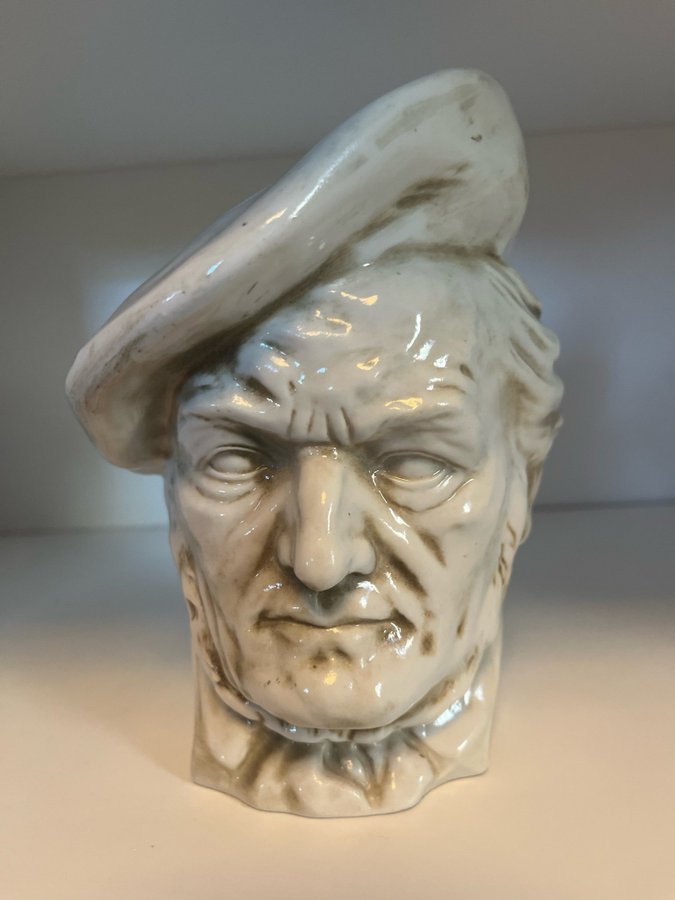 Porslinsfigur av Richard Wagner i porslin 18cm