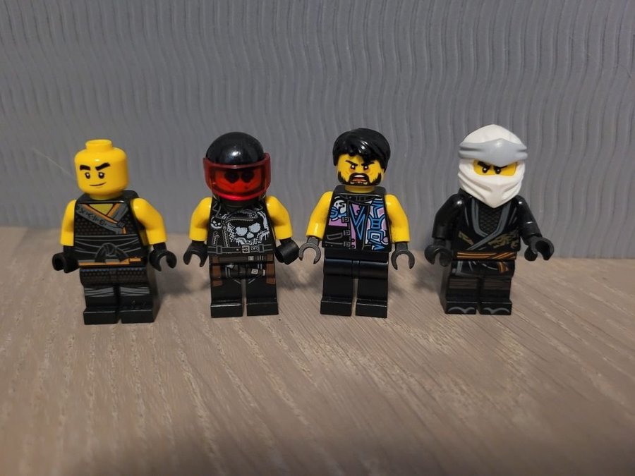 4 st Lego Ninjago Legofigurer