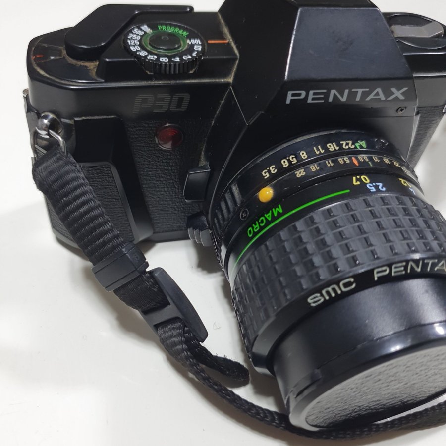 Pentax P30 kamera med objektiv