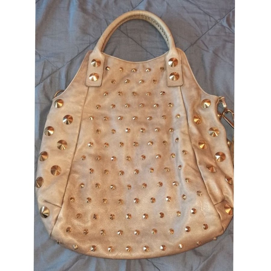 Be  D Garbo studded tote bag, väska med nitar