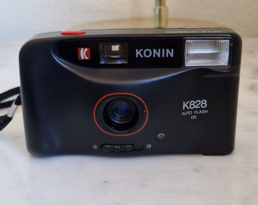 Konin K828 Auto Flash DX - Filmkamera