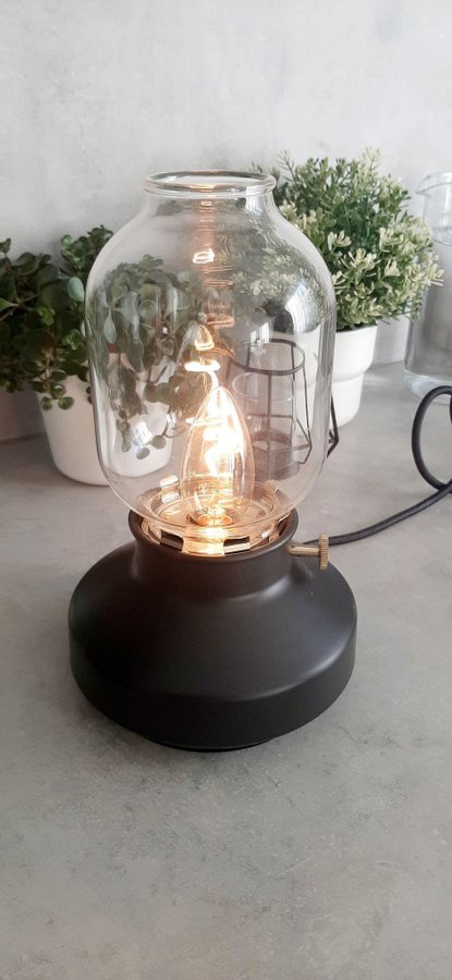 Snygg bordslampa i glas