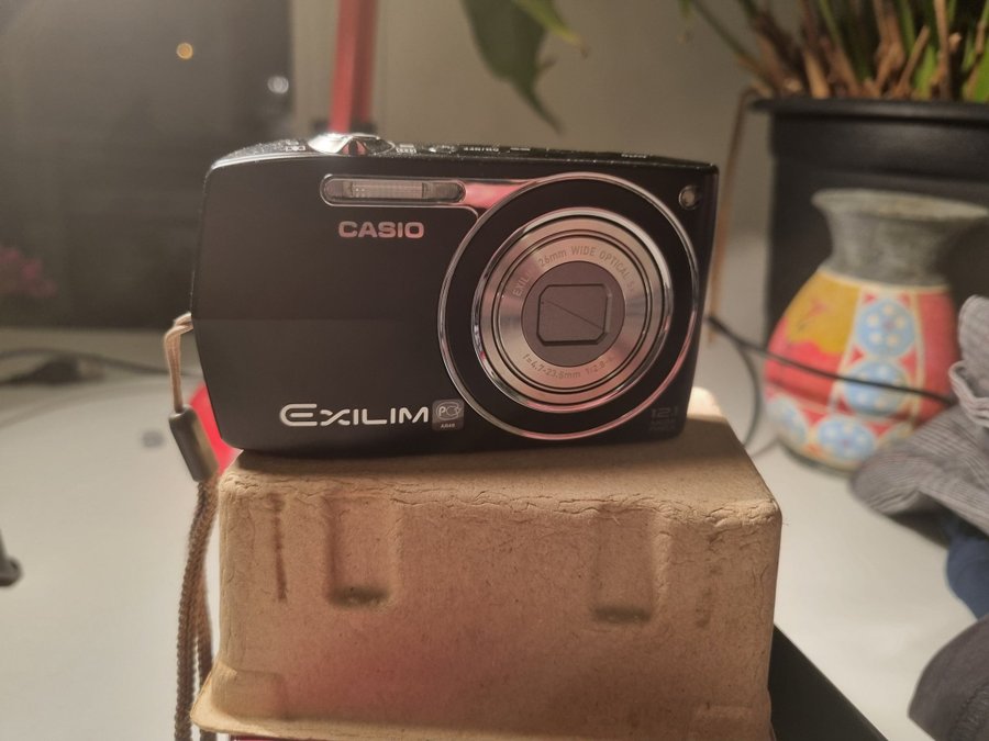 Casio Exilim EX-Z2200 Digitalkamera (saknas laddare)