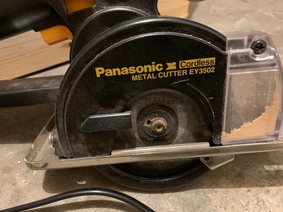 Panasonic EY3502 Cordless Metal Cutter