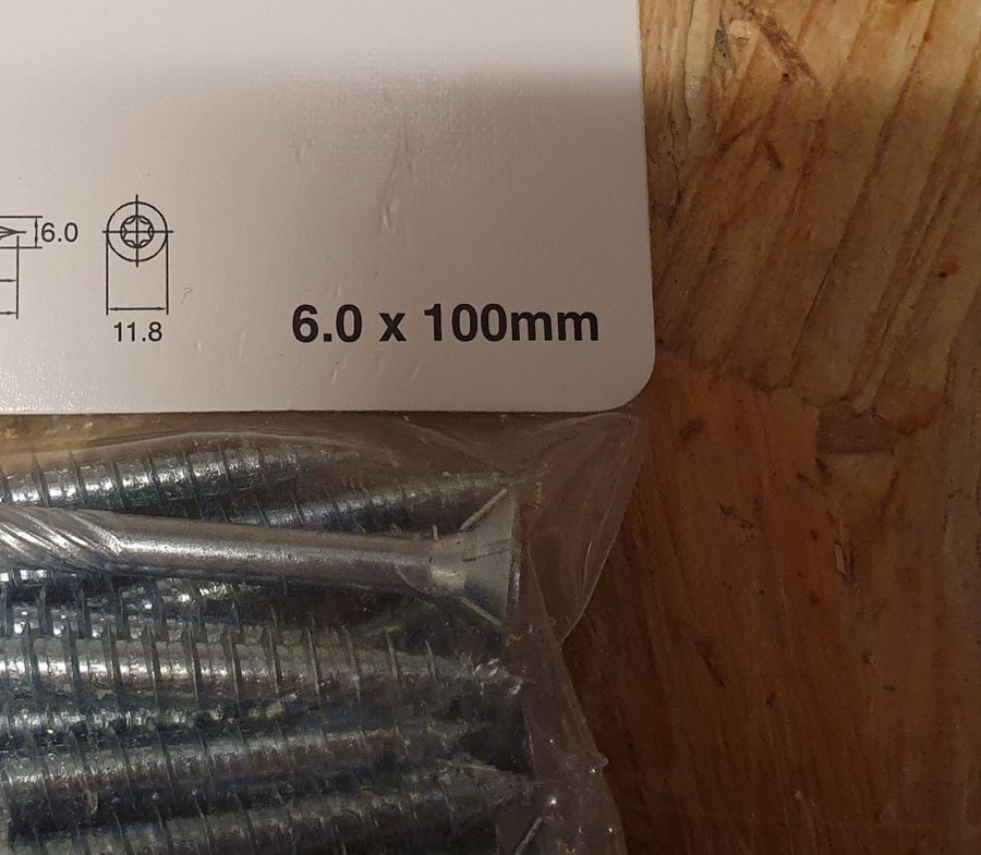 250 st oanvända försänkt förzinkad träskruv m/twist  cutter 6,0x100 mm. Torx 25