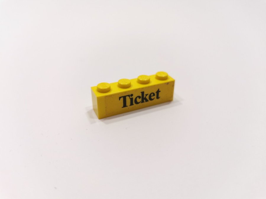 Lego - tryck - klistermärke - 1x4 - part 3010pb078 - ticket - gul