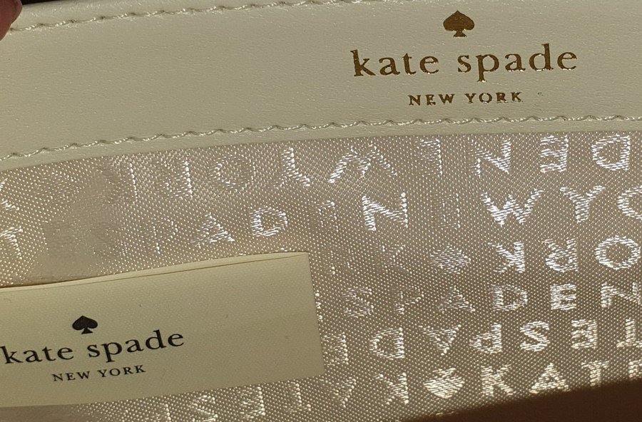 Kate Spade: Fin grön, blommig plånbok. Nyskick! Julklapp?