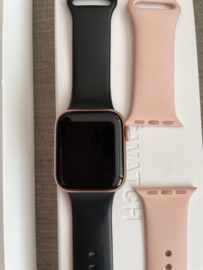 Apple Watch Series 6 - Guld Aluminium - Rosa Sportband