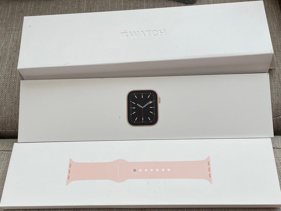 Apple Watch Series 6 - Guld Aluminium - Rosa Sportband