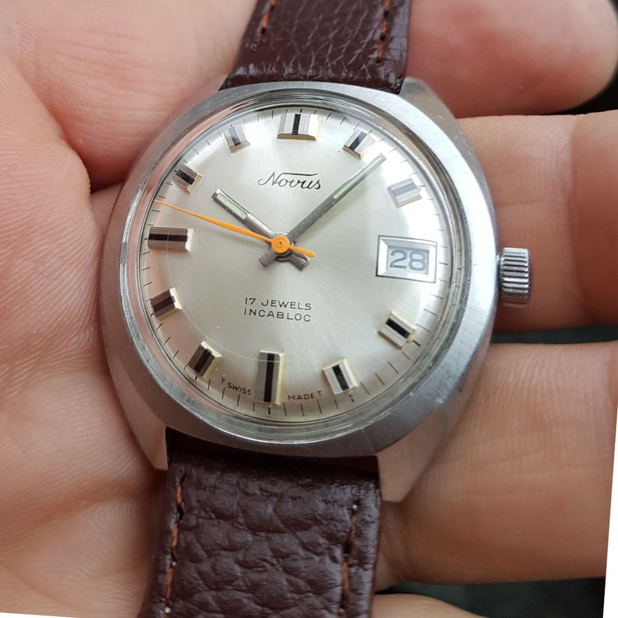 Novus vintage watch deals