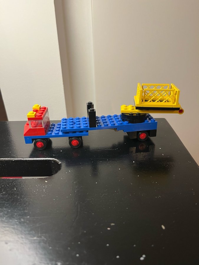 Lego - Mobile Hydraulic Hoist (655)