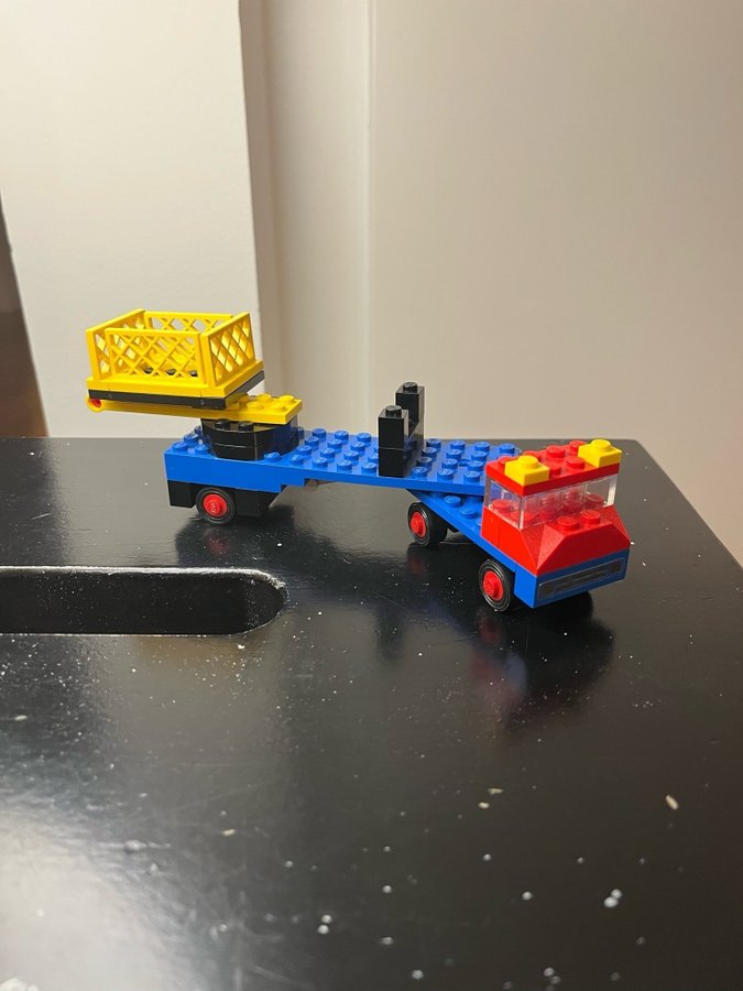 Lego - Mobile Hydraulic Hoist (655)