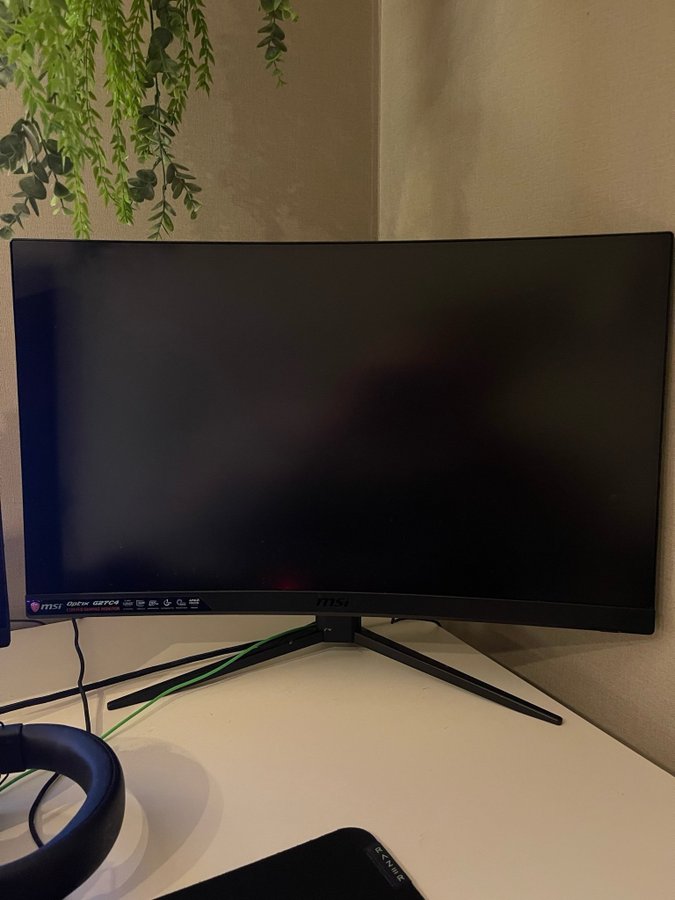 SPELDATOR + 27” SKÄRM, CURVED