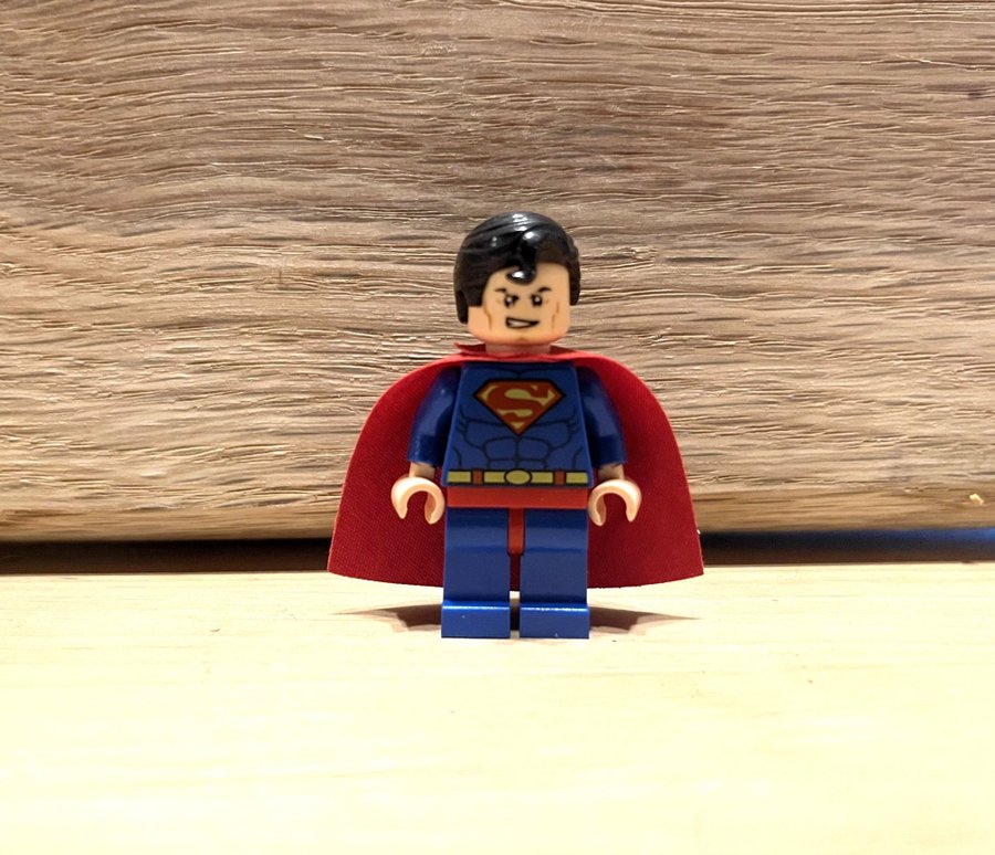 LEGO Minifigur: Superman från LEGO Super Heroes