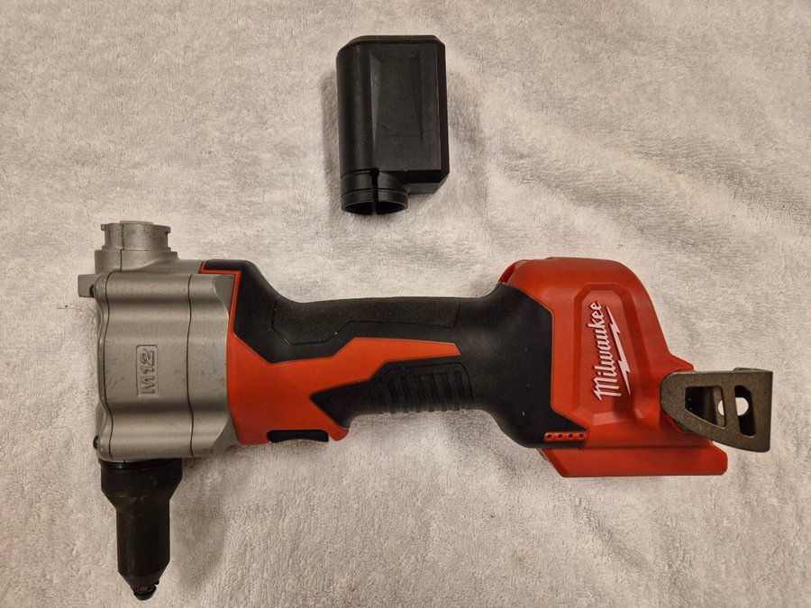 Milwaukee M12 BPRT-0 Popnitmaskin