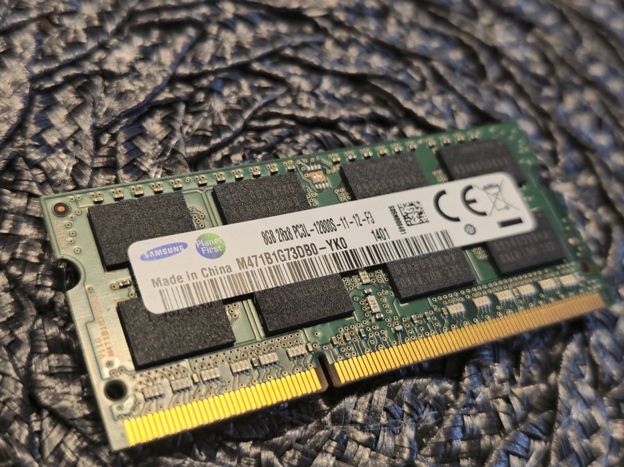 Samsung 8GB 2Rx8 PC3L-12800S-11-12-F3 RAM