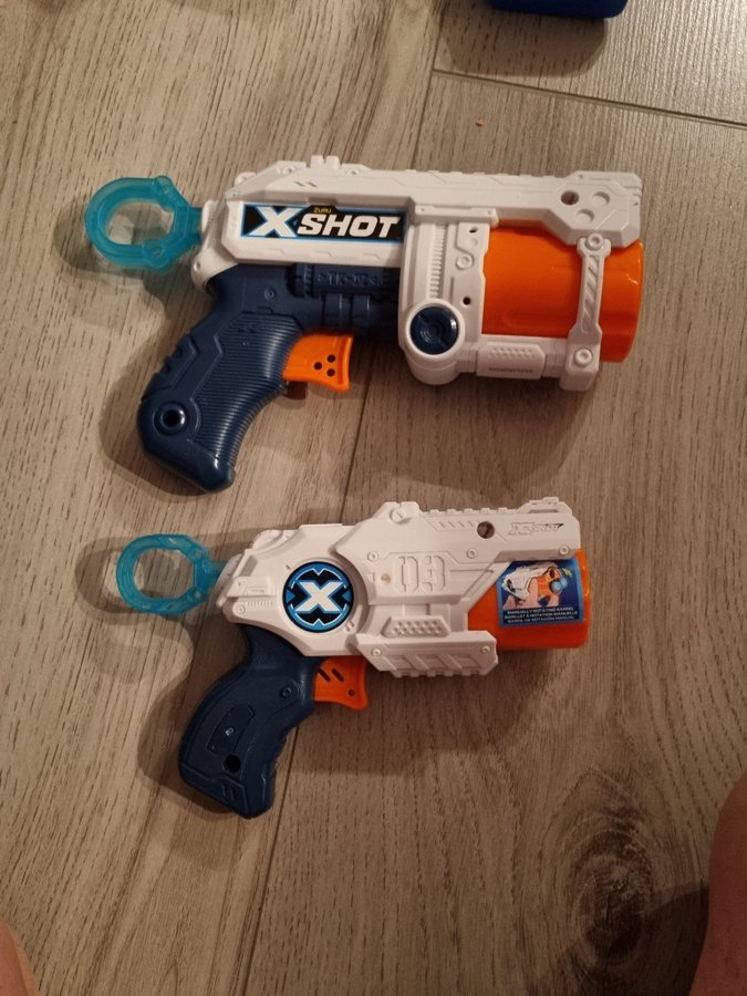 Nerf x-shot mm med 8 stycken vapen