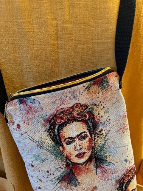 Axelremsväska Frida Kahlo