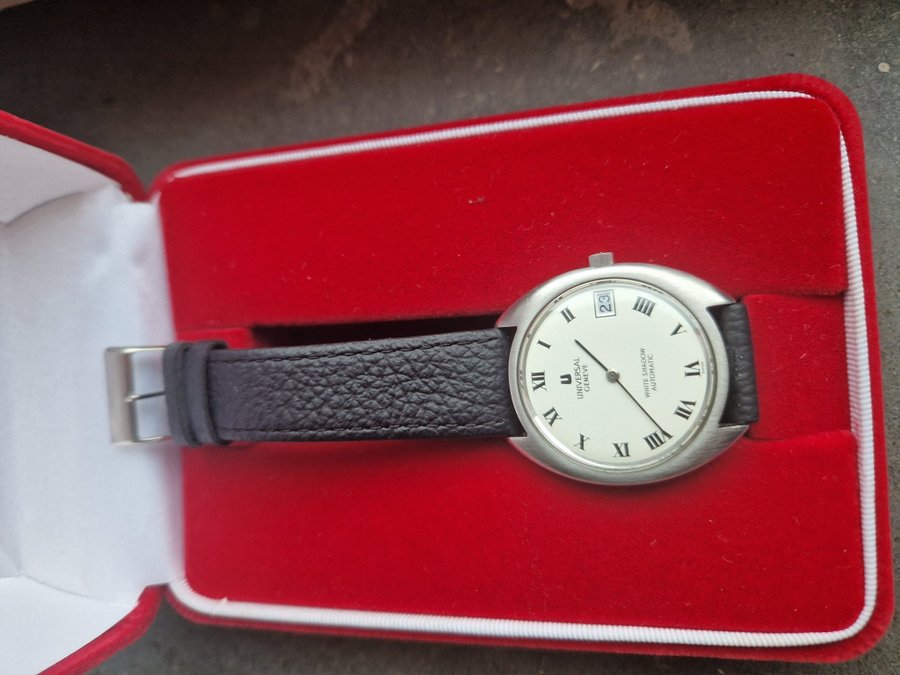 Universal Geneve White Shadow