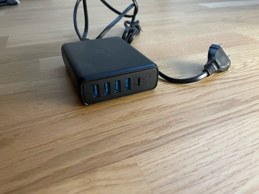 Anker PowerPort 1 PD med 1x PD och 4x QC