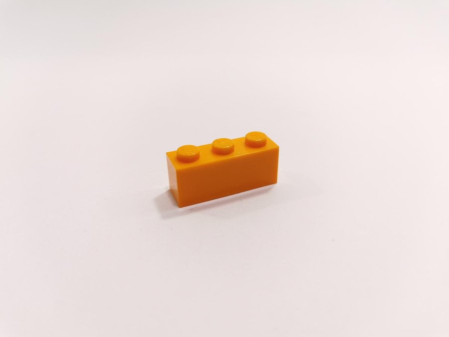 Lego - brick - bas - 1x3 - part 3622 - orange