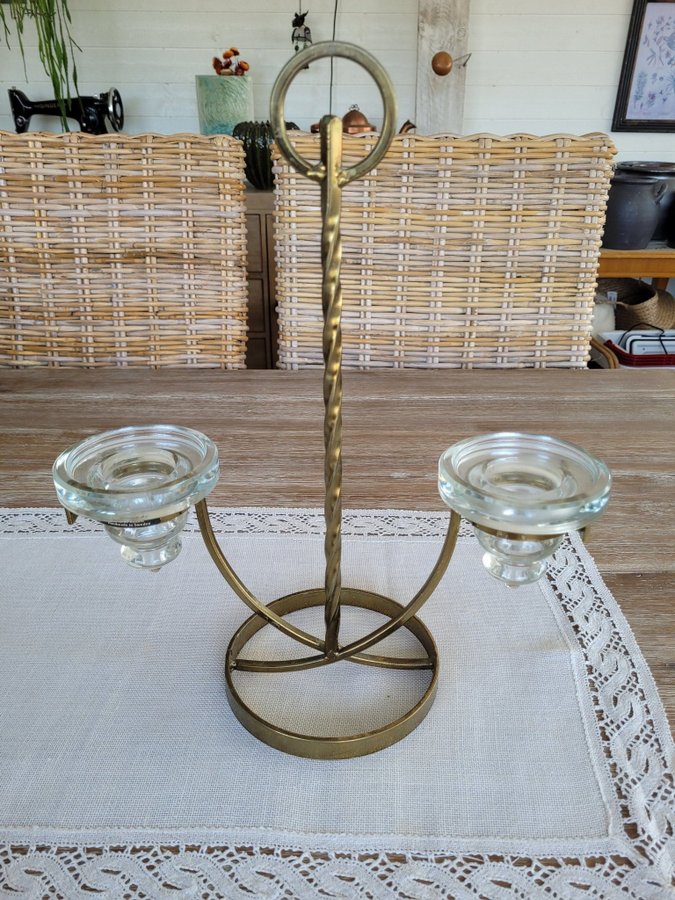 Ljusstake smide med hållare i glas design Bolin Smide