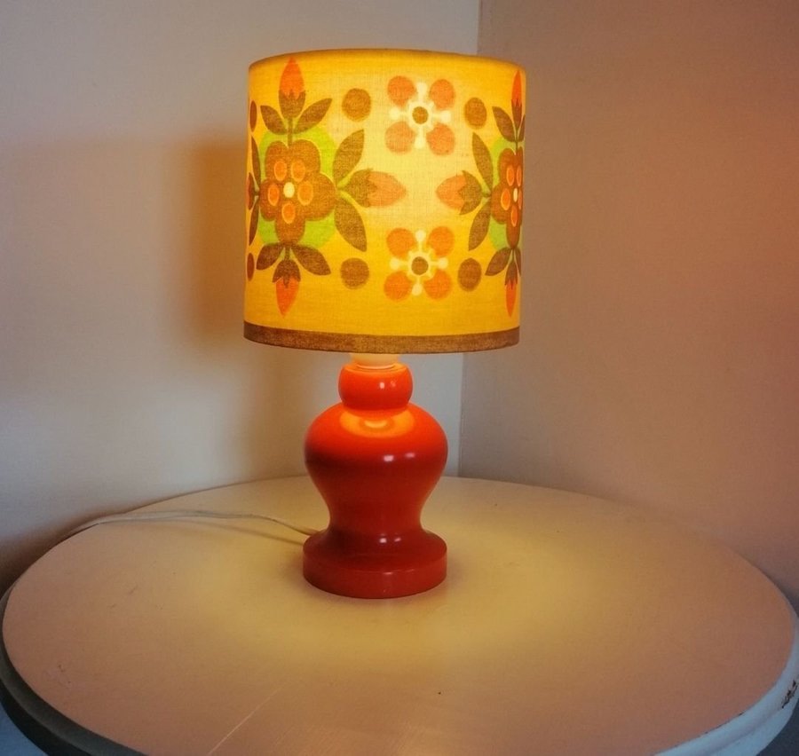 Orange Lampa Bordslampa Retro Funkis Blommig Mönstrad 50 60 70 tal Boho Ovanlig