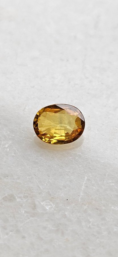 Naturlig Gul Safir 1.015Ct