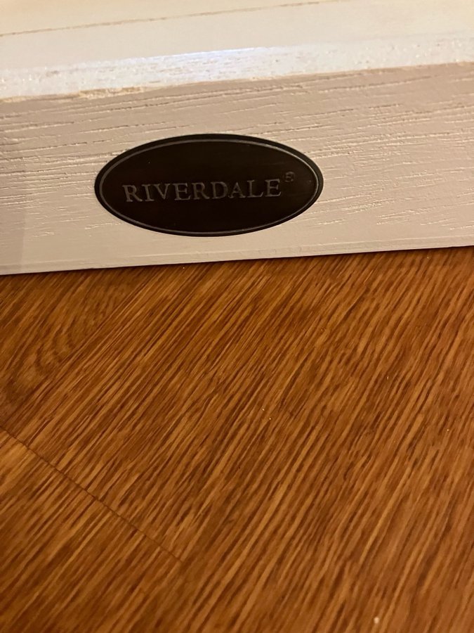 Träbricka från Riverdale