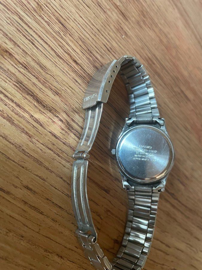 Casio Damklocka i Silver