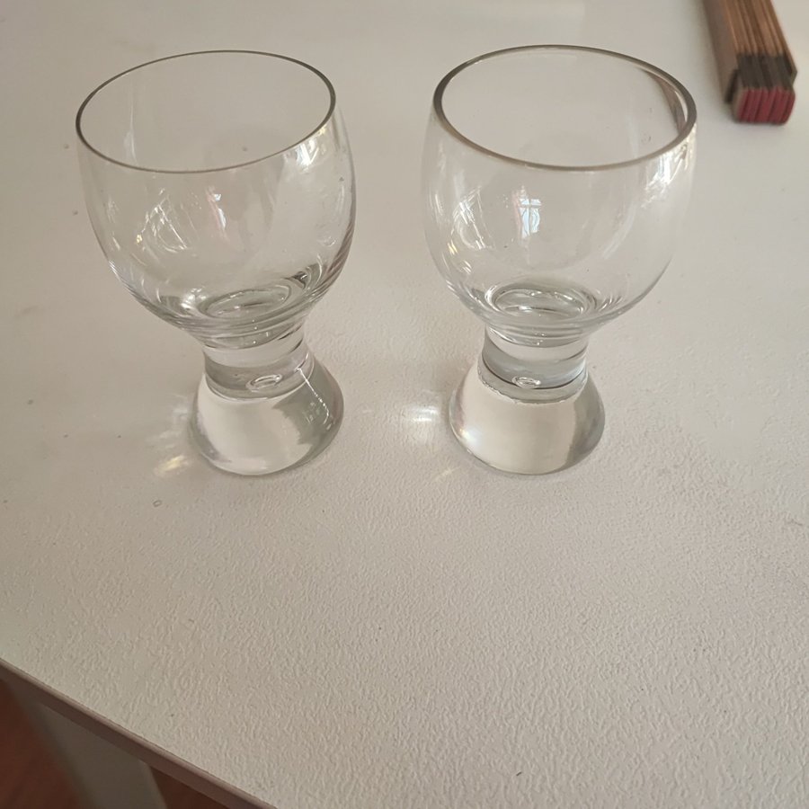 2 st Pippi whisky glasslipad bottenkosta