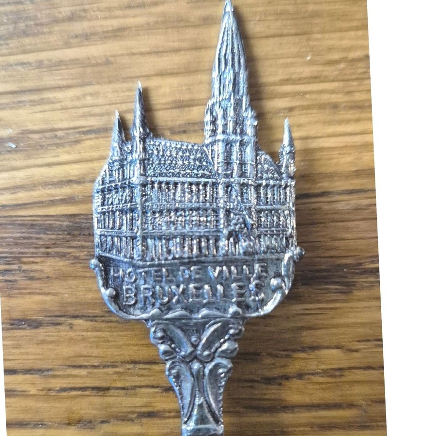 Hotel de ville Bruxells silver Souvenir Sked