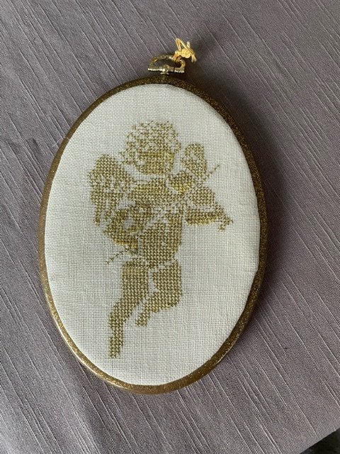 Broderad ängel