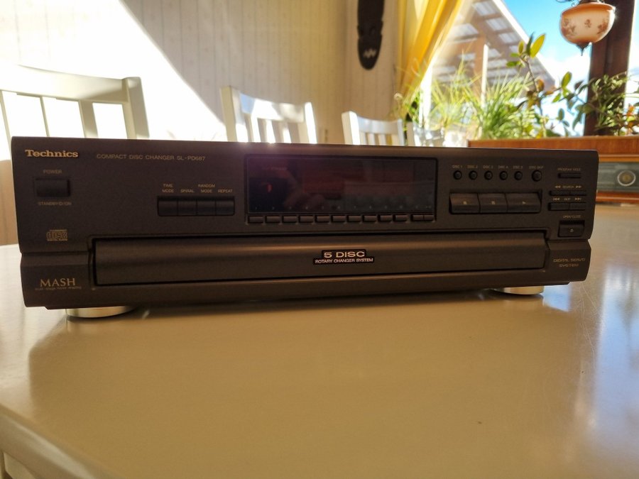 Technics CD-växlare SL-PD687 för 5 CD-skivor.