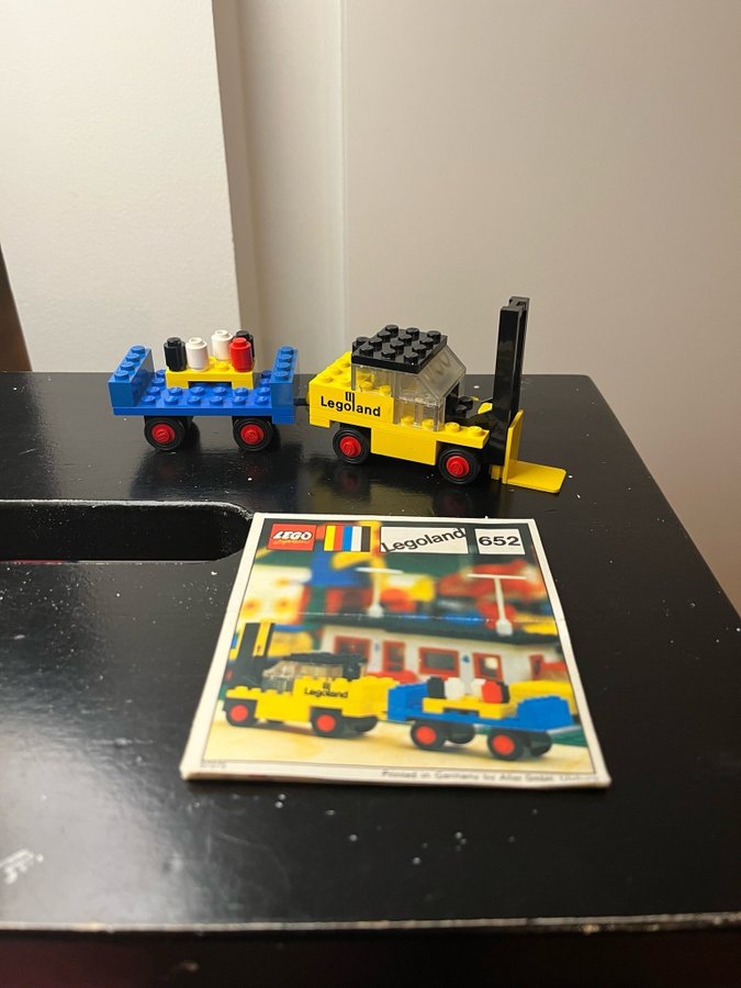 Lego - Fork Lift Truck and Trailer (652)