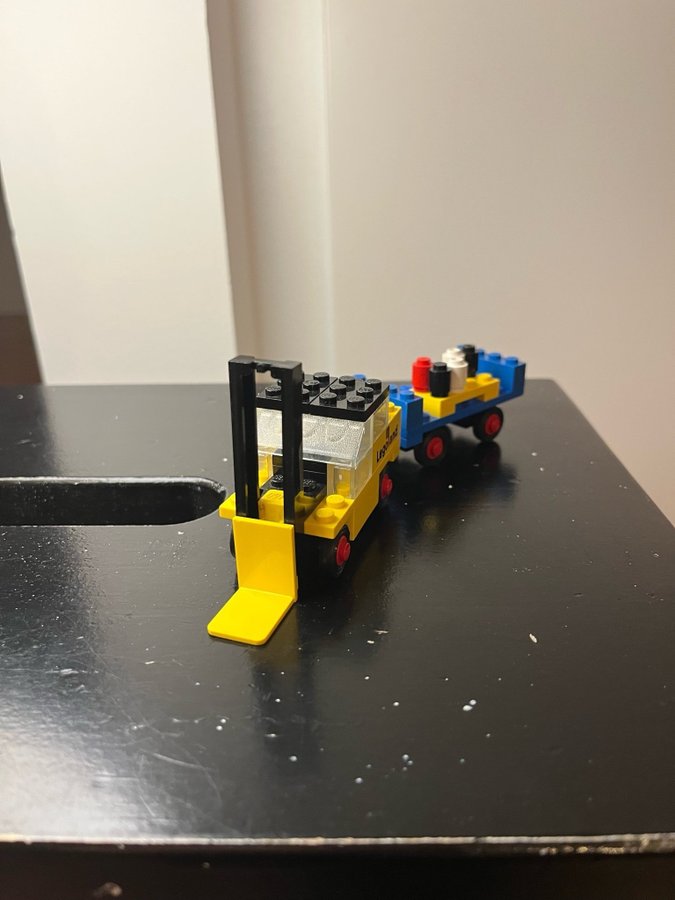 Lego - Fork Lift Truck and Trailer (652)